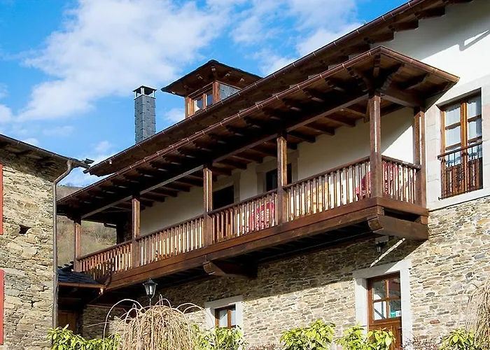 Y Rurales L'anceo Hotel *